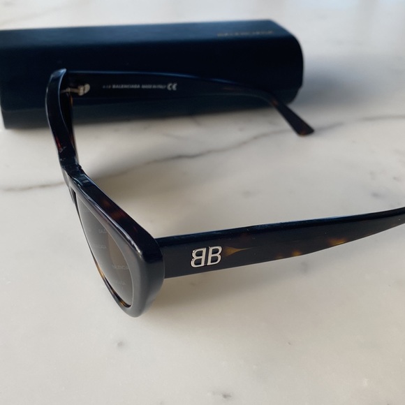 Balenciaga sunglasses - Picture 3 of 3